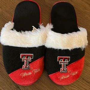 Texas Tech Women’s cozy slippers -XL